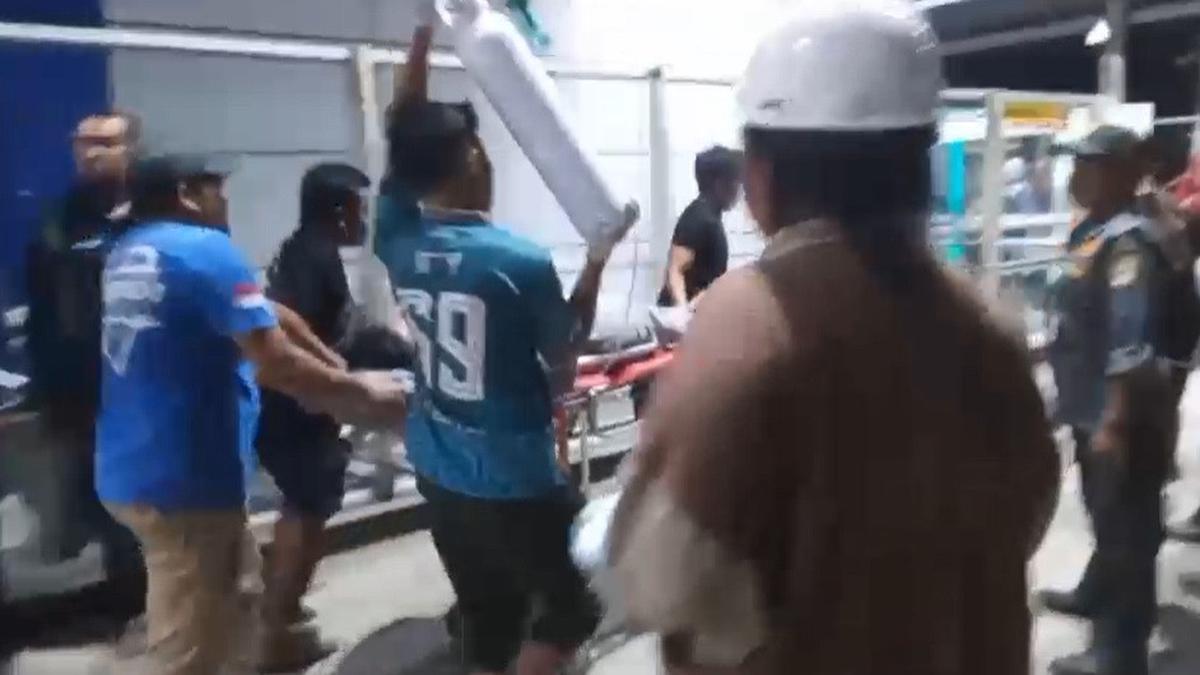 Update Bekasi Timur: evakuasi korban tabrakan KA masih berlangsung, petugas berjibaku di lokasi, jalur lumpuh.
Lihat situasinya: