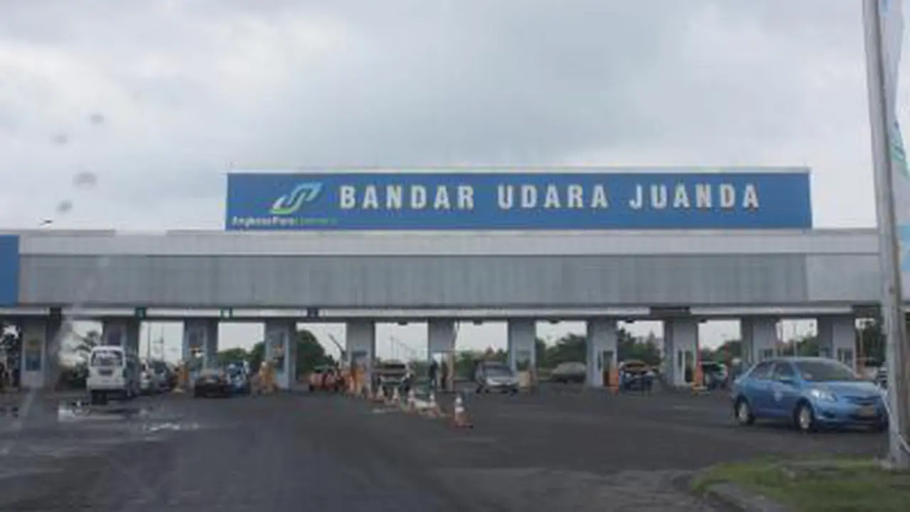 Landasan Pacu Terkelupas, 52 Penerbangan Bandara Juanda Ditunda
