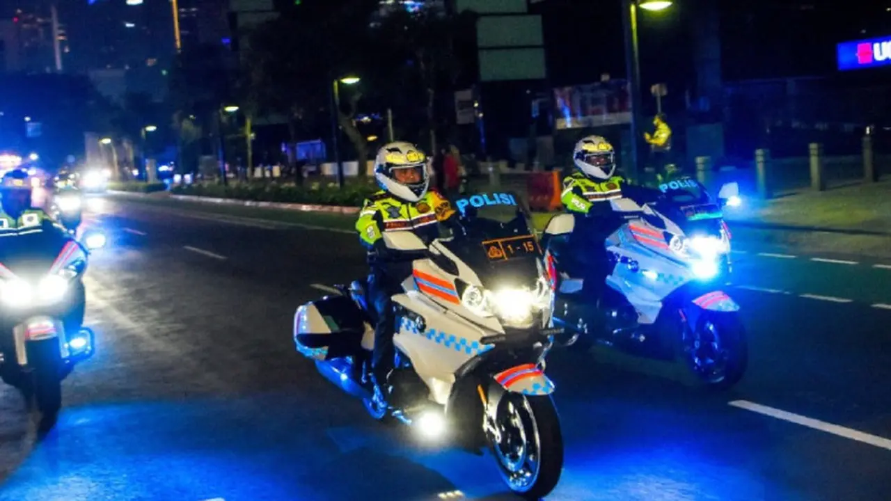 Motor gede BMW K1600 Bagger ini jadi andalan Patwal dalam menjalankan tugas (Korlantas Polri)