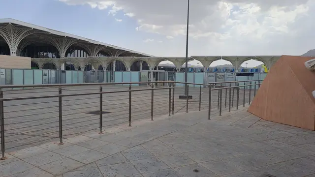 Bandara Madinah Diguyur Hujan Gerimis Saat Kedatangan Jemaah Haji