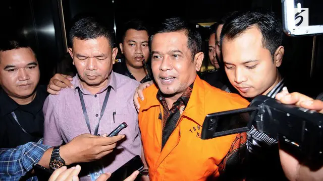 Bupati Nganjuk Taufiqurrahman resmi ditahan KPK. Ia langsung meminta maaf kepada masyarakat Nganjuk atas dugaan suap yang dituduhkan padanya