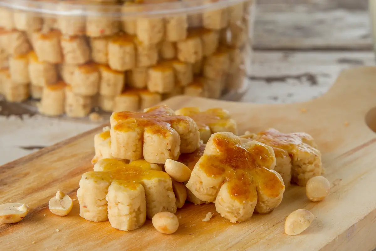 kue kacang