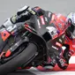 Pembalap Aprilia, Aleix Espargaro saat mengikuti MotoGP Catalunya 2024. (LLUIS GENE / AFP)