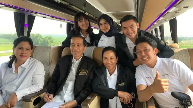 [Fimela] Kaka Alfarisi