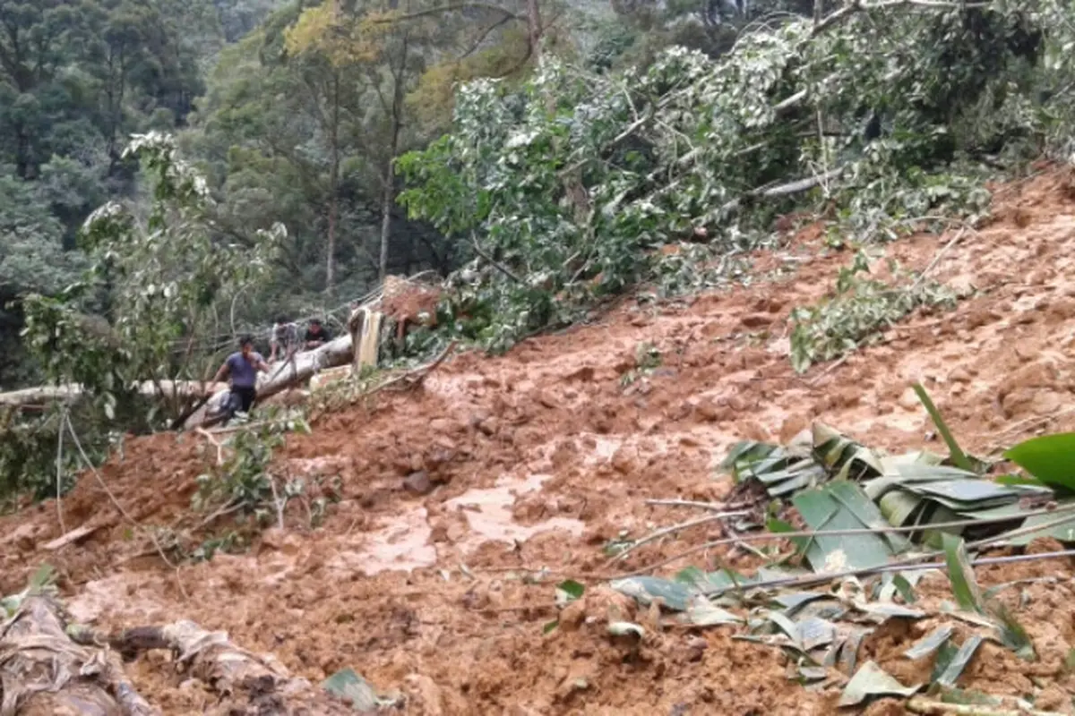 Sempat Putus, Jalur Lintas Riau - Sumbar Dibuka Terbatas
