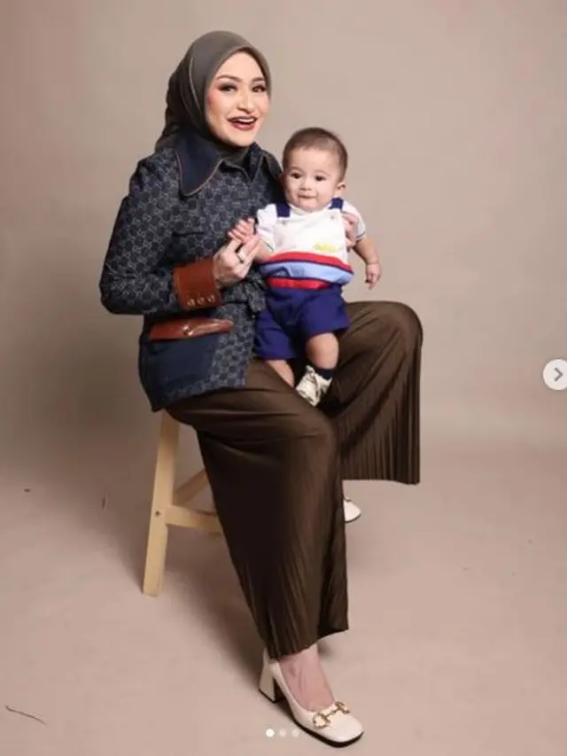 Koleksi Sepatu Mewah Milik Nathalie Holscher, yang Termurah Rp13 Juta