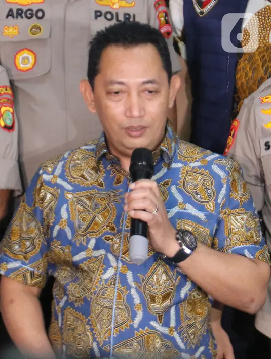 Kabareskrim Komjen Listyo Sigit Prabowo memberikan keterangan dalam jumpa pers di Polda Metro, Jumat (27/12/2019). Pihak kepolisian merilis pelaku penyerangan terhadap penyidik senior KPK, Novel Baswedan yang merupakan anggota Polri berinisial RM dan RB. (Liputan6.com/Herman Zakharia)