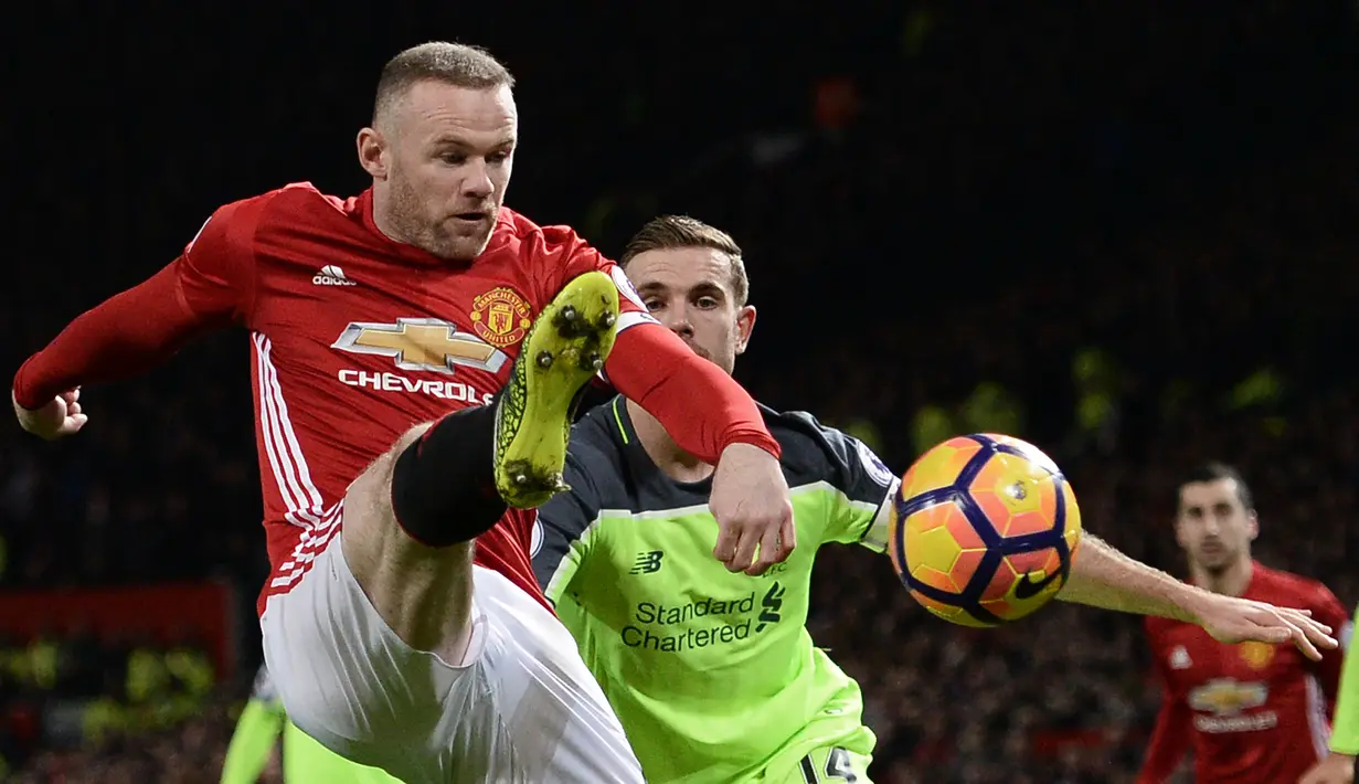 Wayne Rooney. Diboyong dari Everton pada awal musim 2004/2005. Hingga musim 2016/2017 telah tampil dalam 559 pertandingan dengan 253 gol dan 146 assist. Meraih 5 trofi Liga Inggris, 3 Piala Liga, 1 Piala FA, 4 Community Shield, 1 Liga Champions, 1 Liga Europa dan 1 PD antar-klub. (AFP/Oli Scarff)
