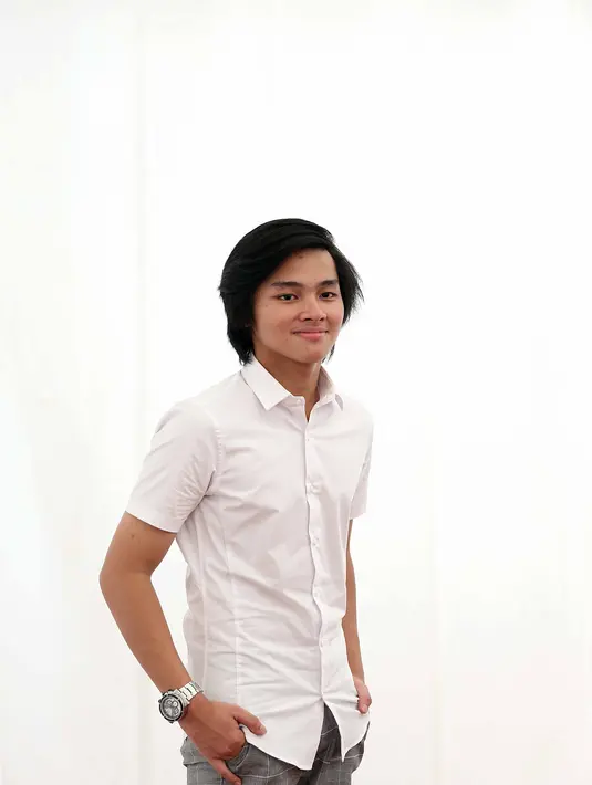 "Awalnya ketakutan aduh gimana nih. Saya jalan sendiri karena fans juga yang masih ada dan setia. Jadinya semakin semangat," aku Aldi CJR, di Ancol, Jakarta Utara, Sabtu (31/12/2016). (Nurwahyunan/Bintang.com)