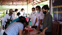 Dinas Pariwisata Kota Manado langsung beraksi di lapangan dengan membentuk Kelompok Sadar Wisata (Pokdarwis) melalui kegiatan Pembentukan dan Pelatihan Pokdarwis.