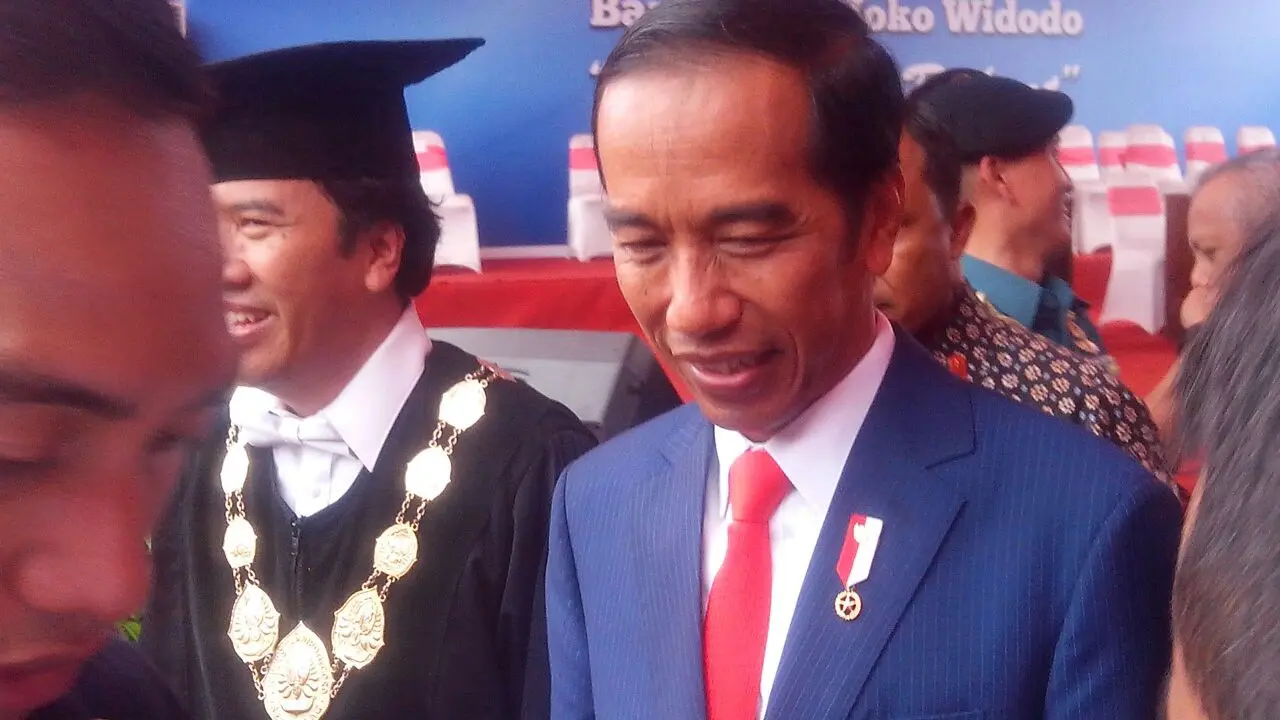 Jokowi Minta Undip Buka Fakultas Ekonomi Digital