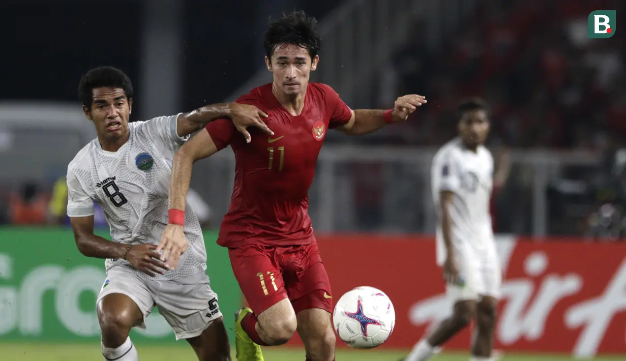 Bek Timnas Indonesia, Gavin Kwan, berusaha mengejar bola saat melawan Timor Leste pada laga Piala AFF 2018 di SUGBK, Jakarta, Selasa (13/11). Indonesia menang 3-1 atas Timor Leste. (Bola.com/Yoppy Renato)