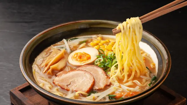 Bosan Ramen Instan? 6 Resep Ramen Jepang Ini Bisa Kamu Buat di Rumah!