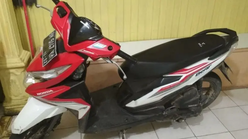 Barang bukti hasil begal yang dilakukan remaja di Pekanbaru.