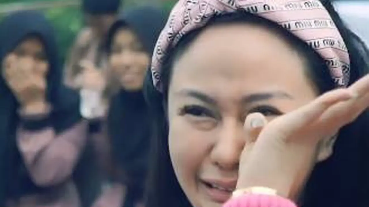 Diliputi Suasana Haru, Ini 7 Momen Gender Reveal Kehamilan Denise Chariesta