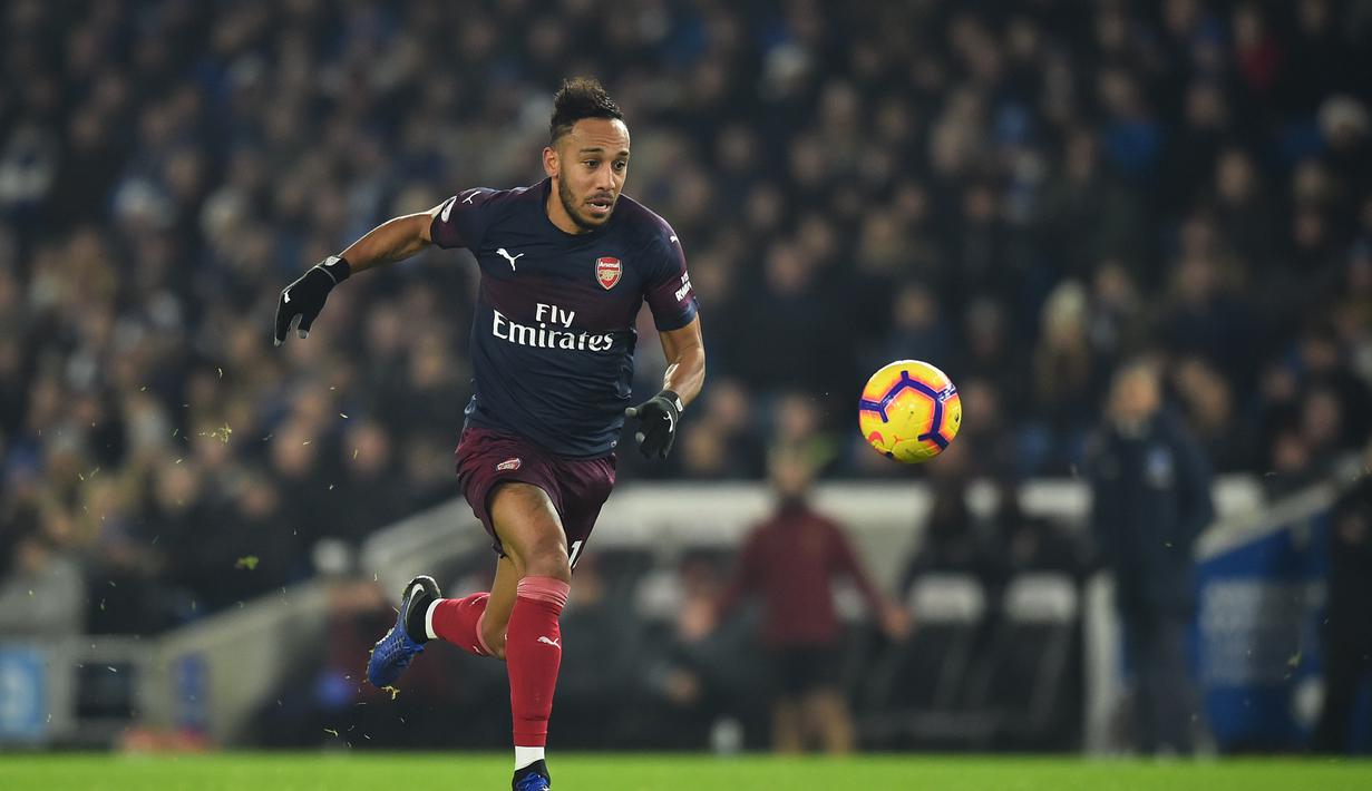 2. Pierre-Emerick Aubameyang (Arsenal) – 14 gol dan 3 assist (AFP/Glyn Kirk)