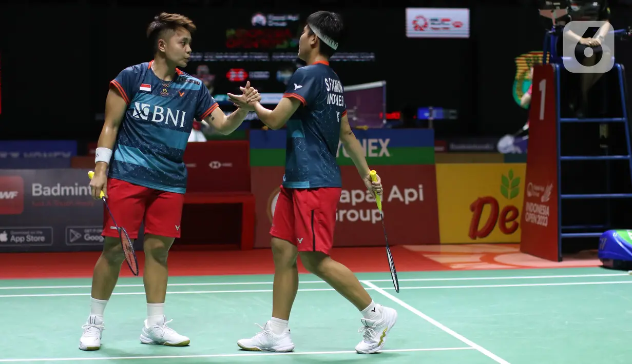 Apriyani Rahayu/Siti Fadia bermain lebih baik memasuki fase krusial di gim kedua. (Liputan6.com/Helmi Fithriansyah)