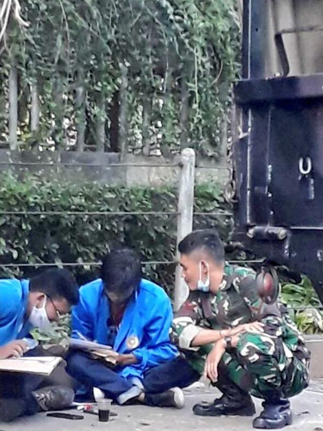 8 Momen Lucu Saat Demo Omnibus Law Bikin Ngakak abis