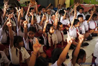 Ilustrasi anak sekolah dasar sedang proses belajar di kelas. (Foto: Istimewa)