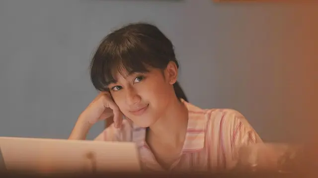 6 Potret Keisya Levronka dengan Rambut Berponi, Berkarakter di Film Lara Ati