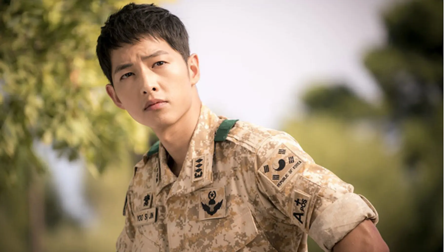 Kapten Yoo Si Jin yang diperankan Song Joong Ki dalam Descendants of the Sun (Naver)