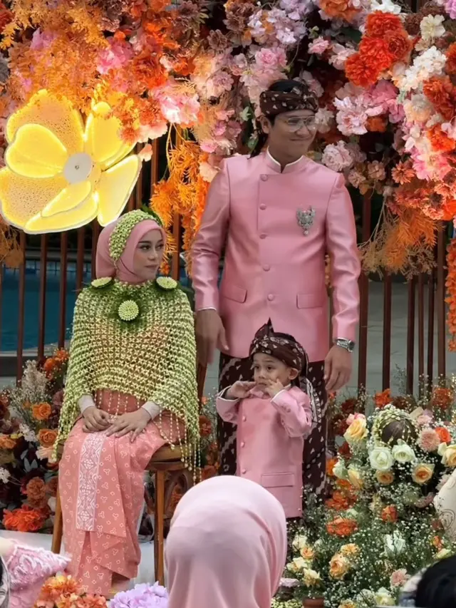 Lesti Kejora saat Prosesi Tujuh Bulanan Kehamilan dan Gender Reveal. [@anisarahma_12]