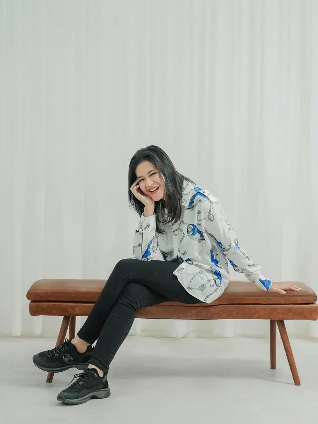 7 Potret Terbaru Kahiyang Ayu yang Makin Langsing, Dipuji Bak ABG