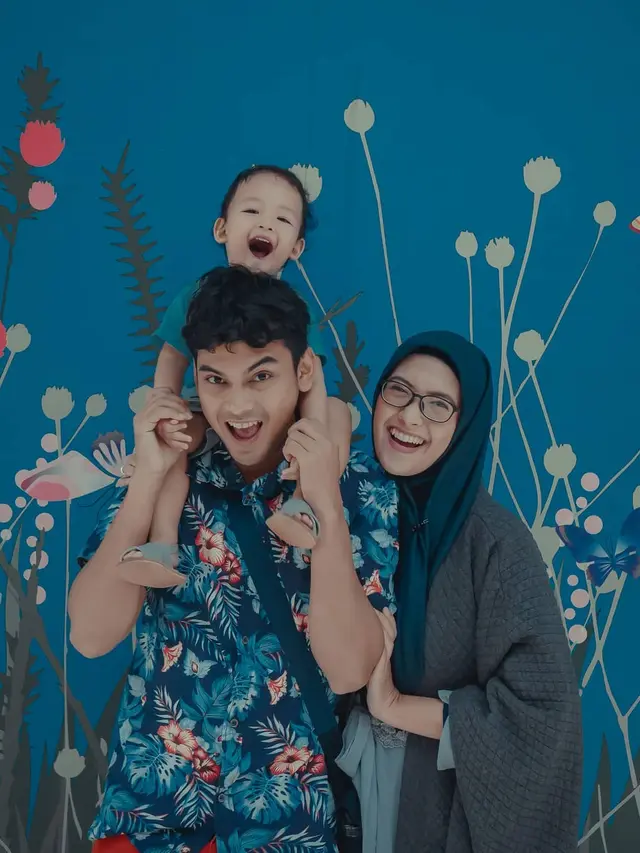 Potret Keluarga Ridwan Ghany ‘Raja FTV’ yang Harmonis