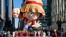 Menyusul masuknya AS ke dalam Perang Dunia Kedua, parade tersebut dihentikan antara tahun 1942 dan 1944 tetapi dihidupkan kembali untuk perayaan Thanksgiving yang penuh kegembiraan pada bulan November 1945. (AP Photo/Peter K. Afriyie)