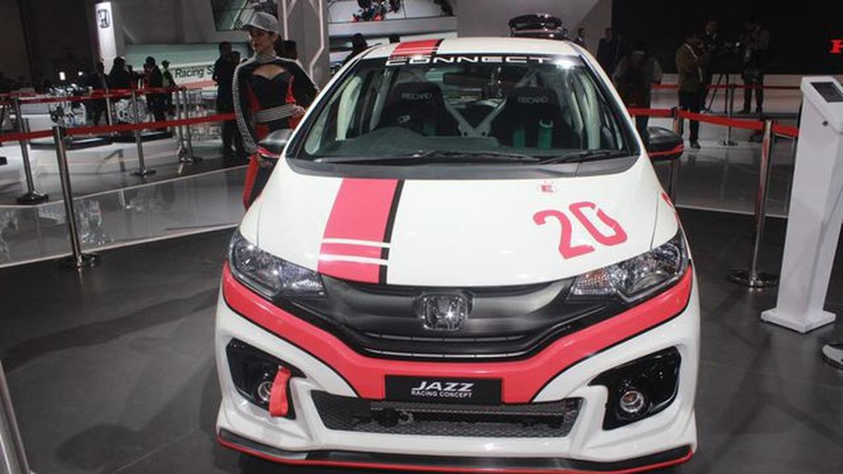Honda Jazz Bernuansa Racing Keren - Galeri Otosia.com