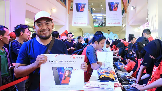 Ribuan Orang Serbu ITC Roxy Mas