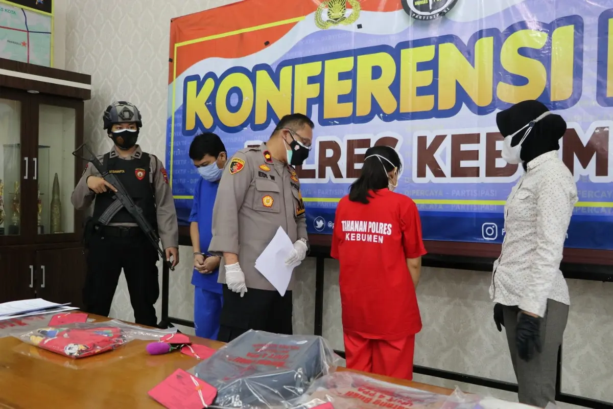 Kasus pembunuhan bayi berlatar hubungan terlarang pria beristri dan wanita rekan kerjanya, di Kebumen. (Foto: Liputan6.com/Humas Polres Kebumen)