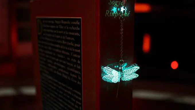 [Bintang] 10 Pembatas Buku Glow In The Dark Bikin Kamu Kayak Jadi Peri