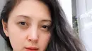 <p>Meski Della Puspita kerap tampil dengan riasan tebal di layar kaca, penampilan pemain sinetron Pengantin Dini ini saat tanpa makeup disebut makin memesona. (FOTO: instagram.com/dellapuspita00/)</p>