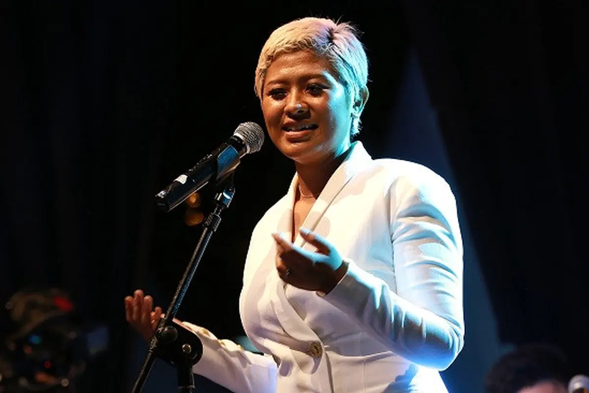 Dira Sugandi