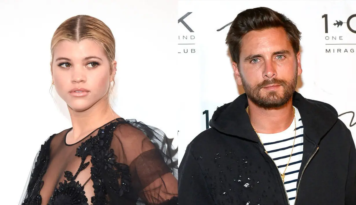 Dilansir dari HollywoodLife, Scott bermesraan dengan wanita yang bukan Sofia Richie. (E!)
