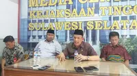 Kejati Sulsel umumkan tersangka korupsi parkir di Makassar usai Pemilu 2019 (Liputan6.com/ Eka Hakim)