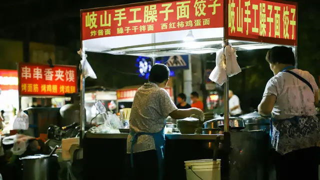 ilustrasi berwisata kuliner