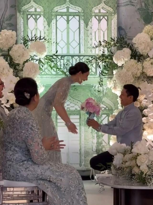 9 Momen Pembalap Rio Haryanto Lamar Keponakan Sandiaga Uno, Penampilan Curi Perhatian