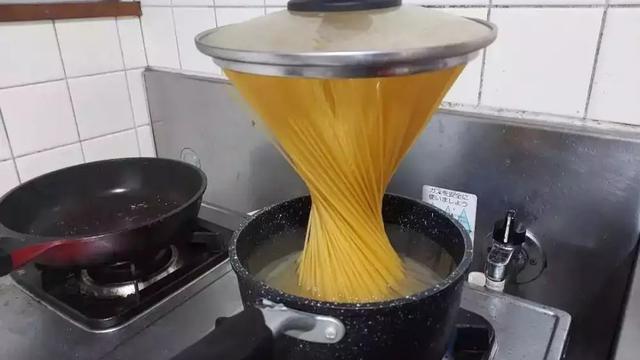 6 Momen Apes ketika Memasak dengan Atraksi Ini Bikin Ngakak