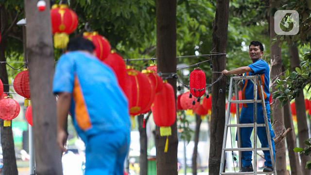 Semarak Imlek 2025, Area Pedestrian di Jalan Jenderal Sudirman Jakarta Dipasangi Lampion