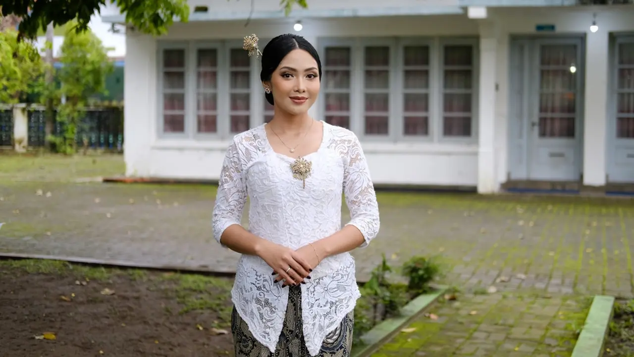 kebaya-kezo
