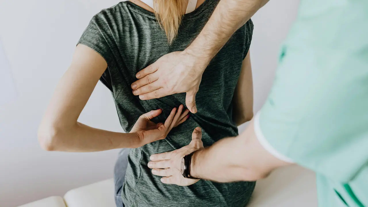 Tips Menjaga Kesehatan Tulang Agar Terhindar dari Osteoporosis di Usia Muda