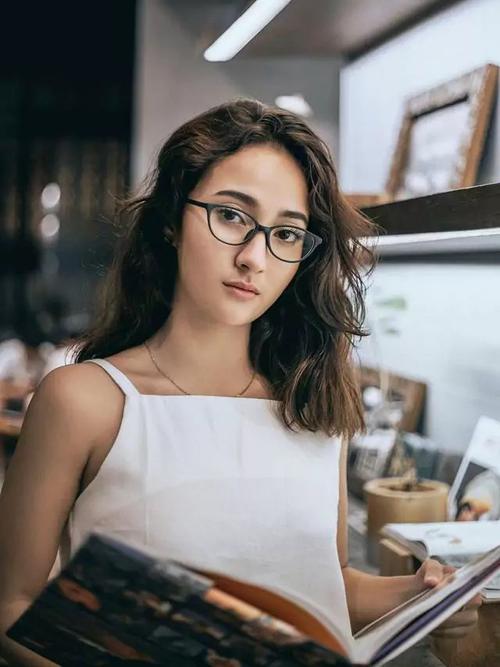 Qin ichidagi kamming fotosuratlari