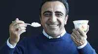 Ingin sejahterakan 2000 karyawannya, Hamdi Ulukaya pun tak segan memberikan 10% saham industri yogurt miliknya.