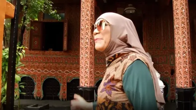 Dijual Seharga 2 Miliar, Ini 6 Potret Rumah Gadang Milik Dorce yang Unik