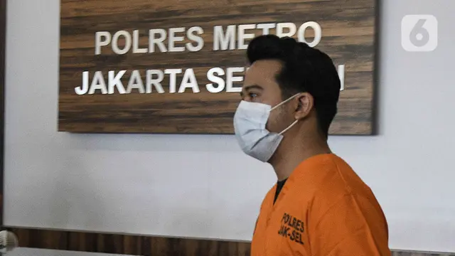 Roby Satria  alias Roby Geisha