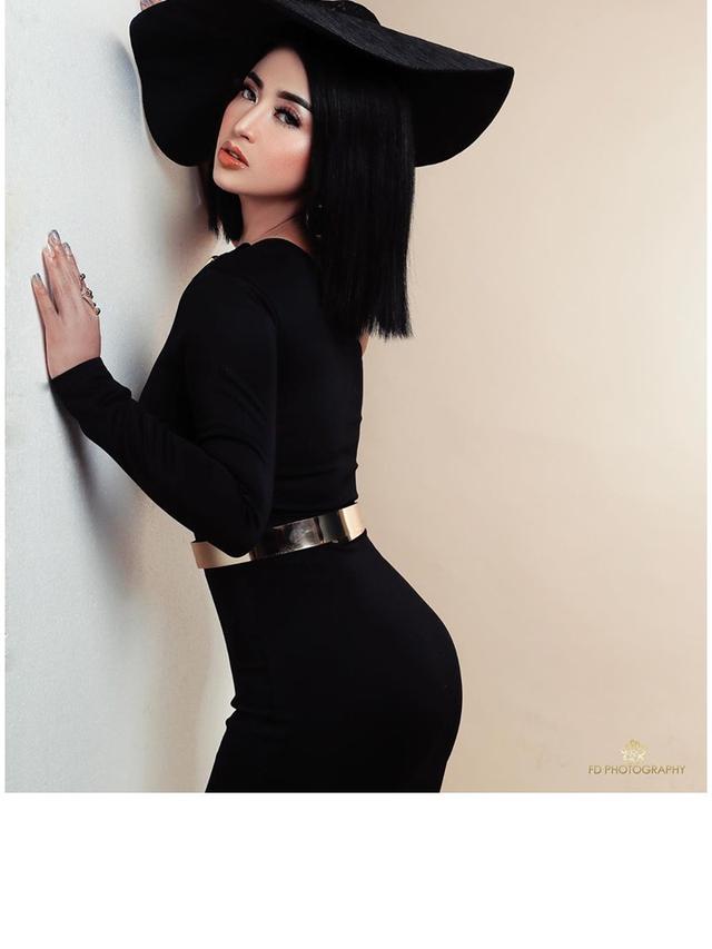 6 Gaya Rambut Dewi Perssik, Terbaru Cornrow yang Curi Perhatian