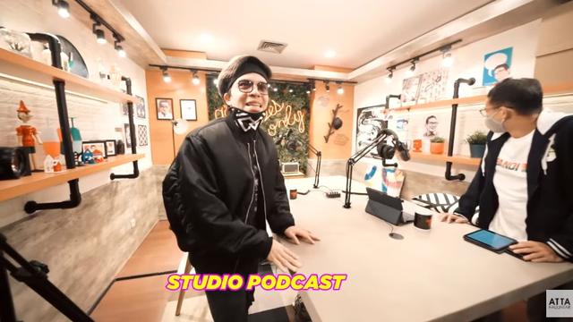 Sandiaga Uno Punya Studio Podcast Keren, Ini 7 Potretnya