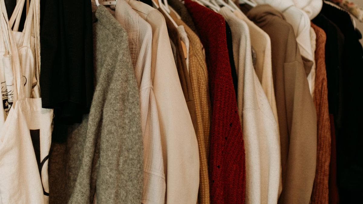 10 Cara Menghilangkan Bau Lembap dari Lemari Tertutup Tanpa Pengharum Ruangan, Bebas Apek